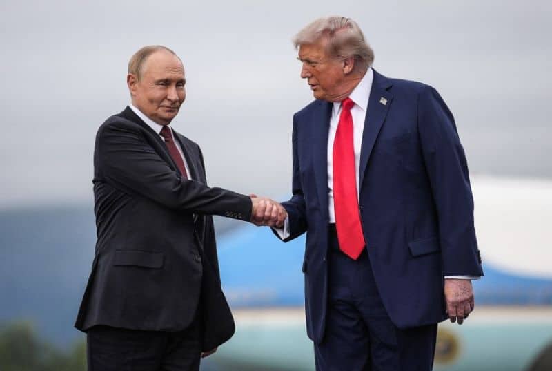 Vladimir Putin și Donald Trump au discutat telefonic despre încheierea conflictului din Ucraina