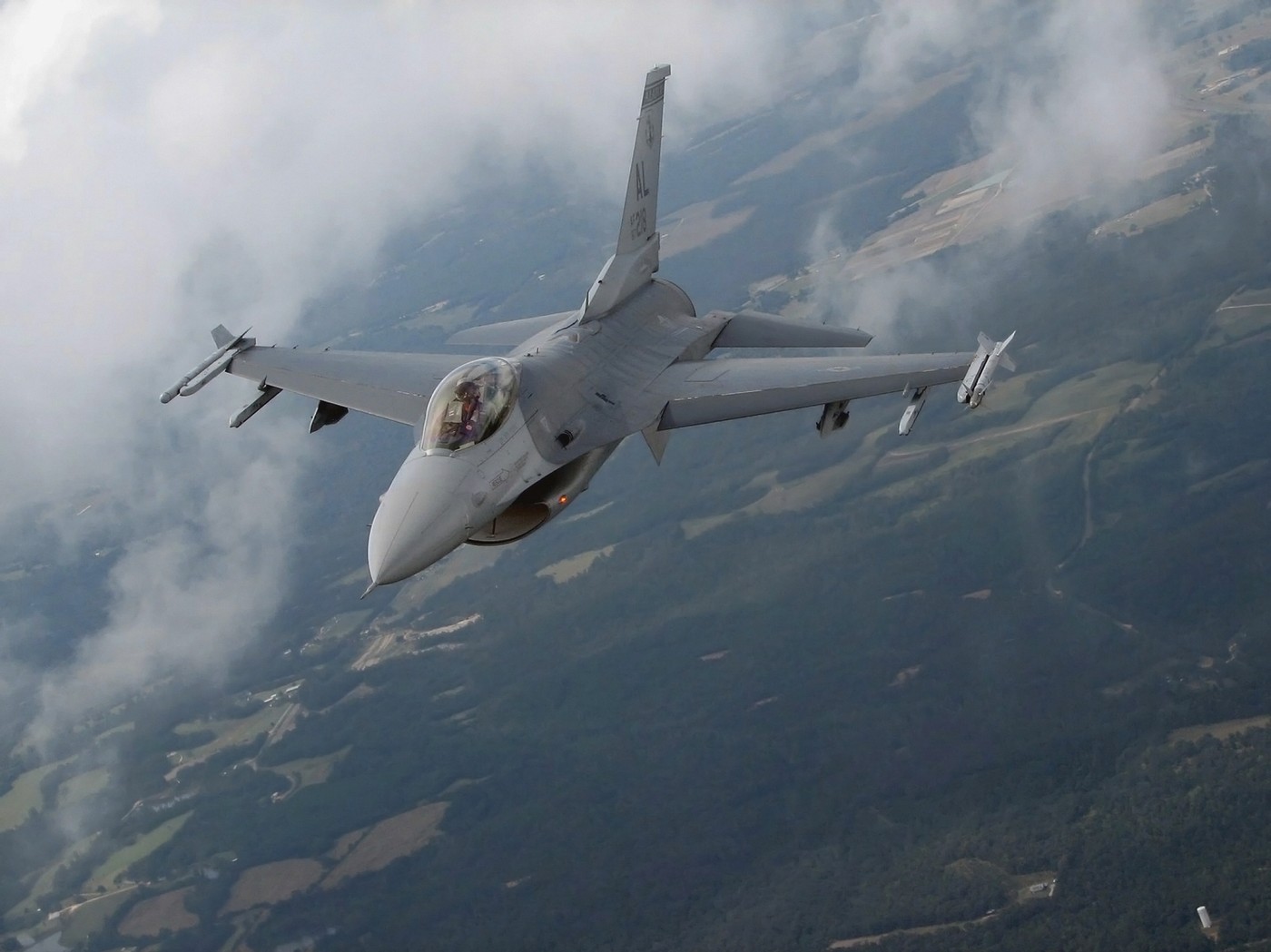 Avioane de vânătoare NATO au doborat o dronă care a încălcat spațiul aerian al Lituaniei