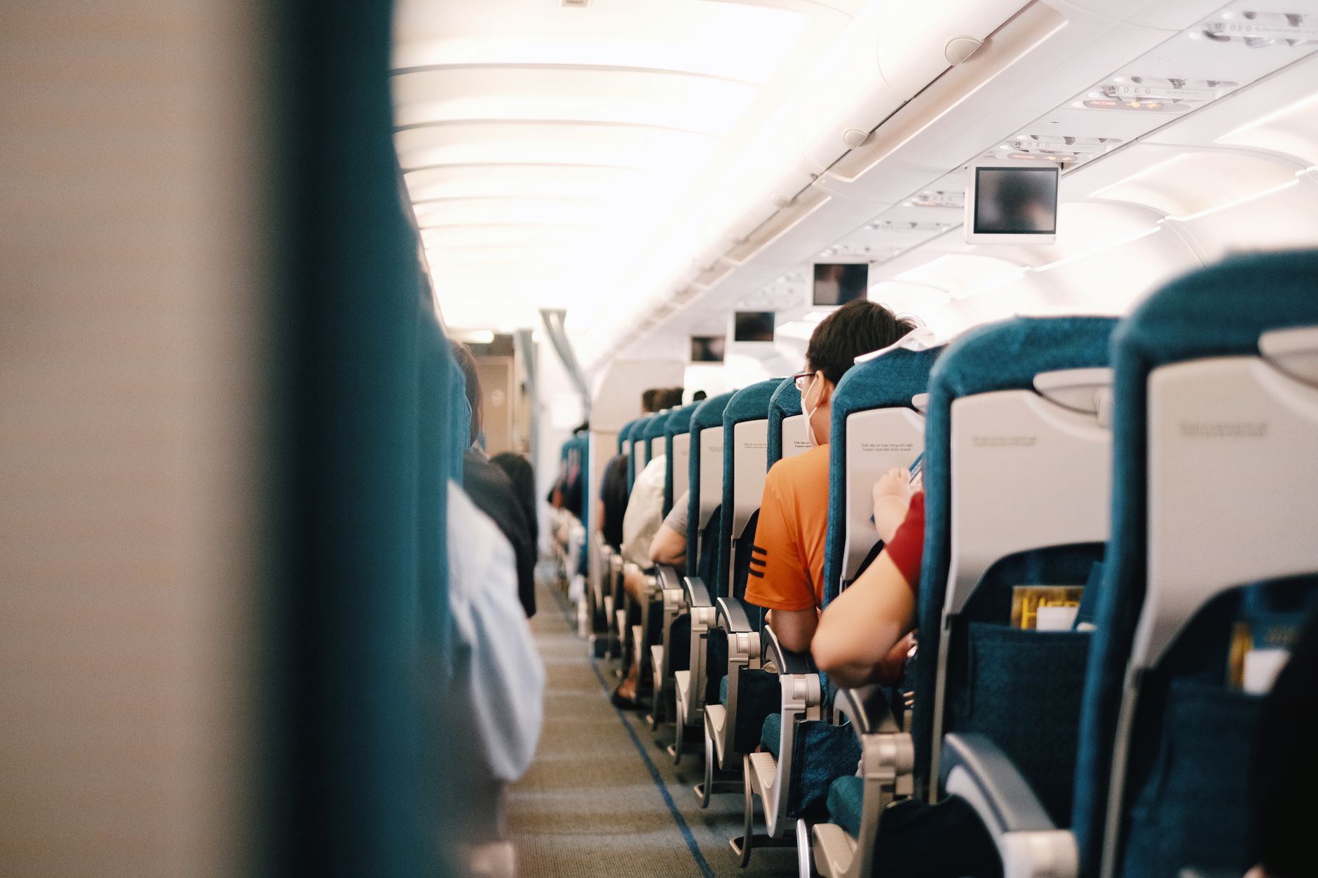 Trump avertizează Iranul după atacul violent de la bordul unui avion Flydubai