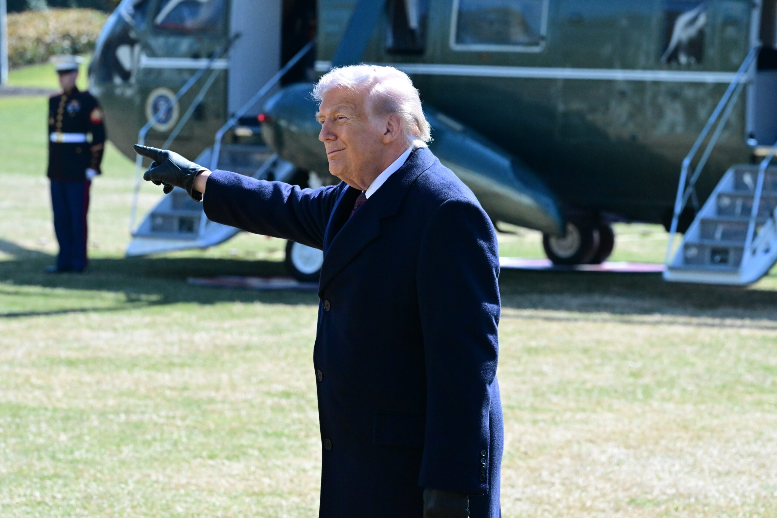 Donald Trump amenință Iranul cu o ripostă dură după atacul asupra pilotului unui avion Flydubai