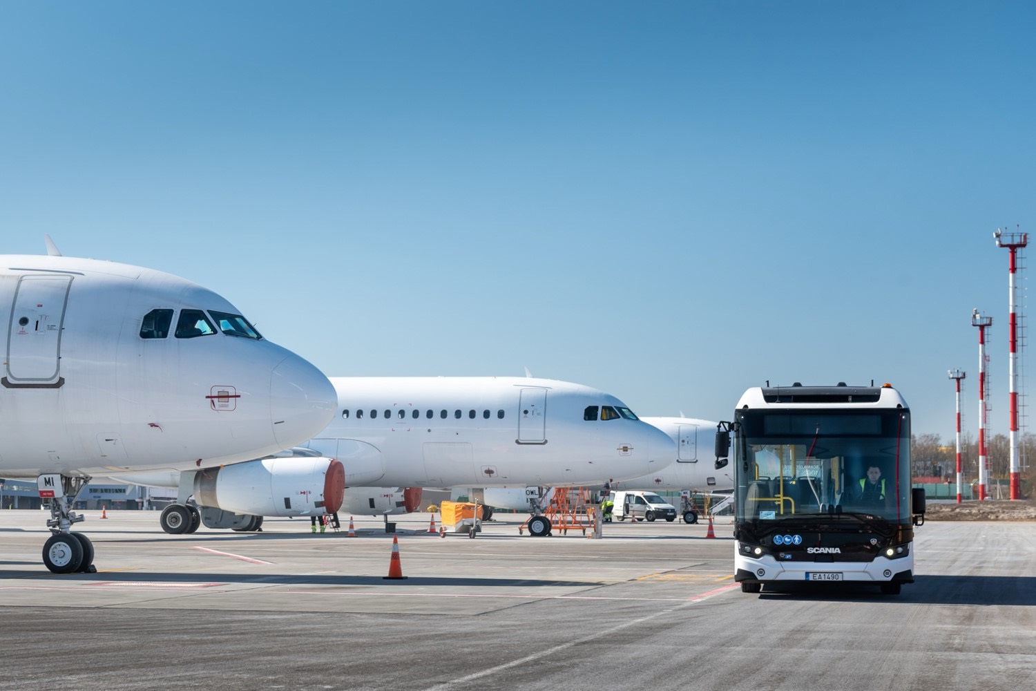 Alertă militară în Lituania: Aeroportul din Vilnius a fost închis după detectarea unui obiect suspect