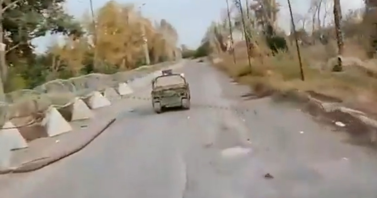 Războiul tehnologiei în Ucraina: Un robot terestru ucrainean a neutralizat o dronă de atac rusă