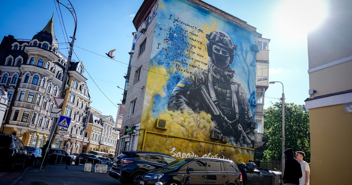 Diplomații UE refuză să părăsească Kiev în urma amenințărilor Rusiei, Comisia Europeană anunță sancțiuni mai dure