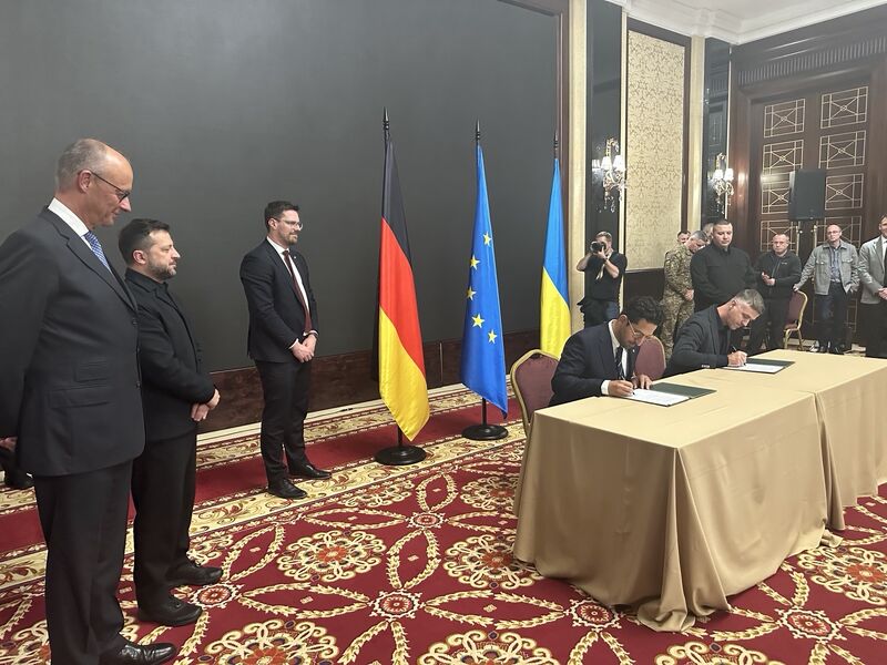 Parteneriat tehnologic între ARX Robotics și Roboneers pentru producția de roboți militari în Ucraina