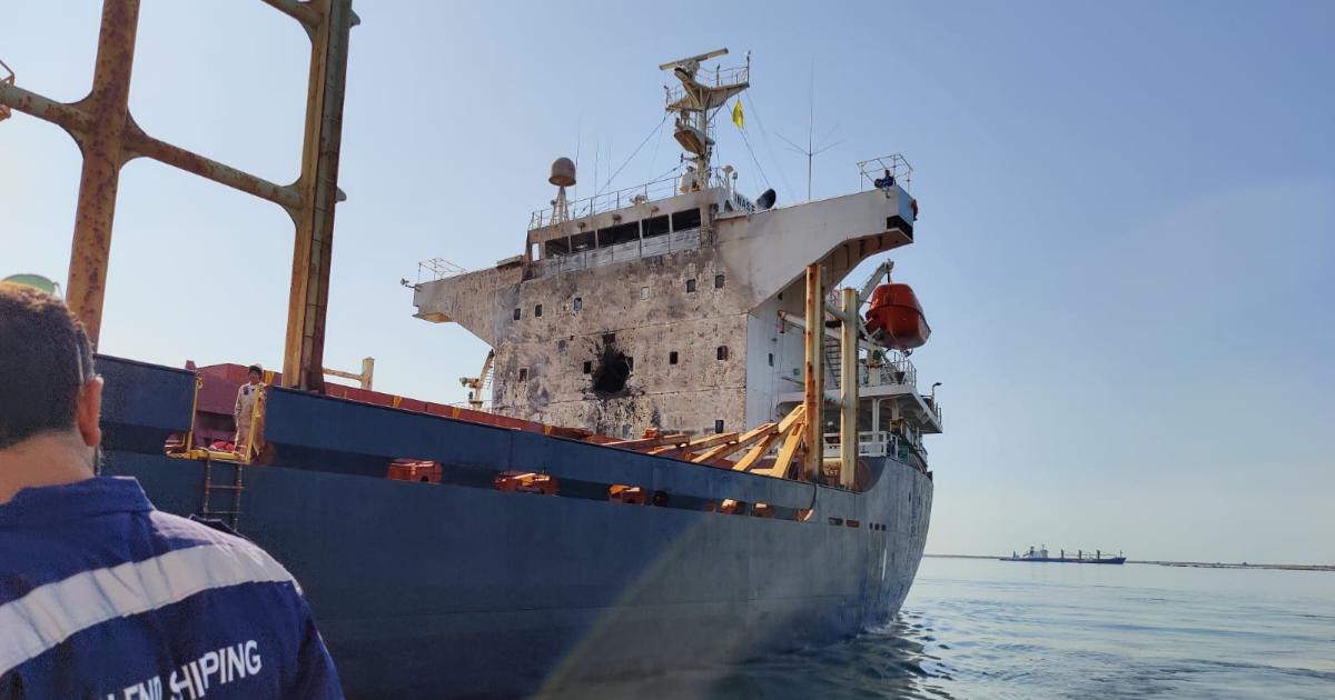 Navă cu cereale lovită de dronă în Marea Neagră, lângă litoralul României. Intervenție de urgență