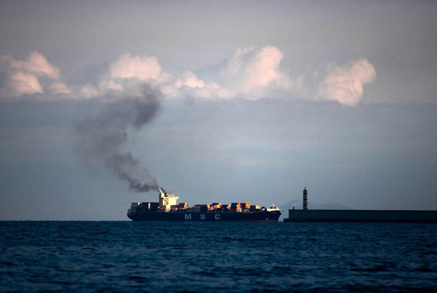 Petrolier atacat de o dronă navală în Marea Neagră: Incendiu la bordul navei Aframax Rio