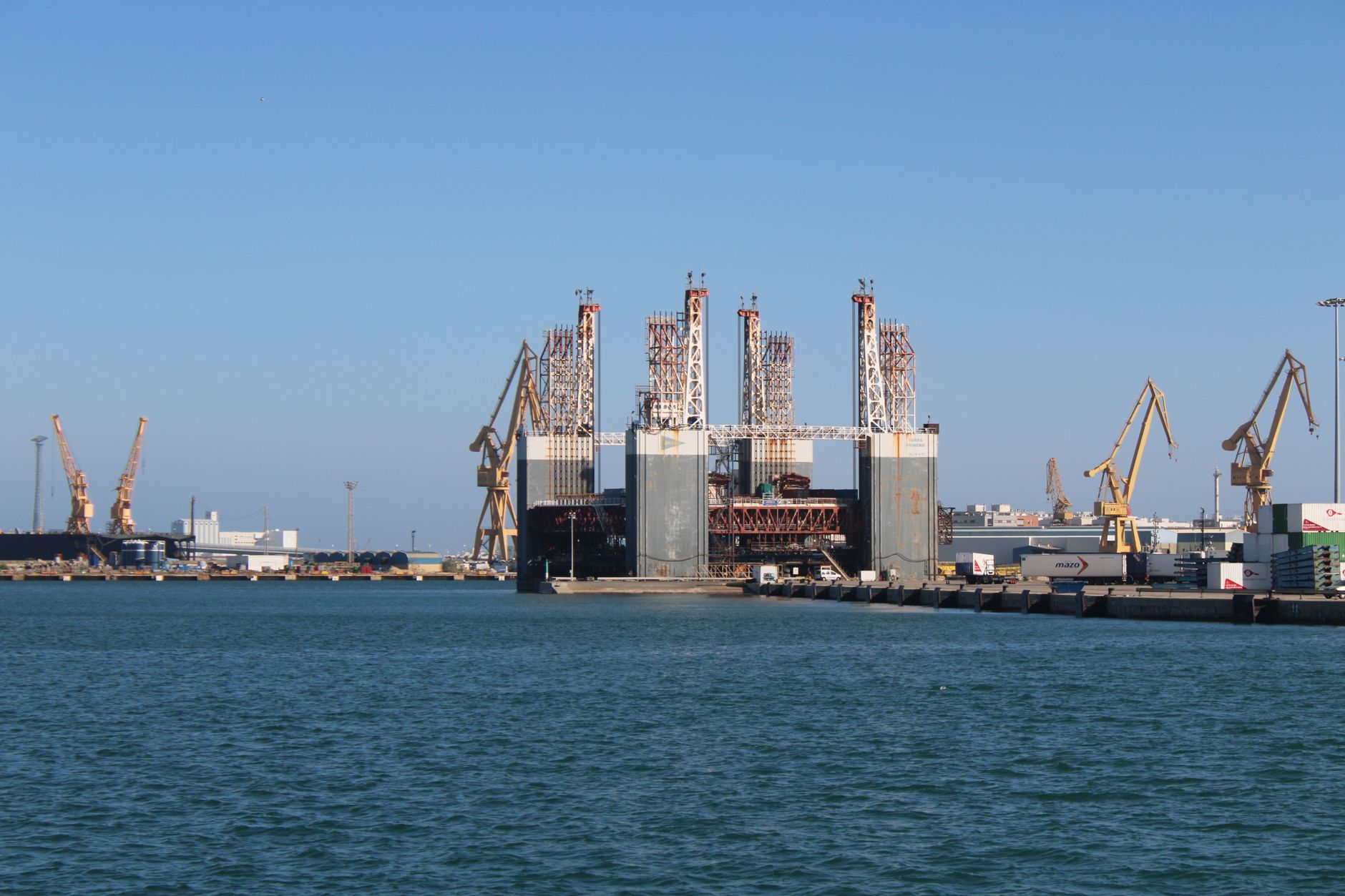Imagini de înaltă rezoluție dezvăluie construcția celui de-al patrulea portavion chinez în Dalian