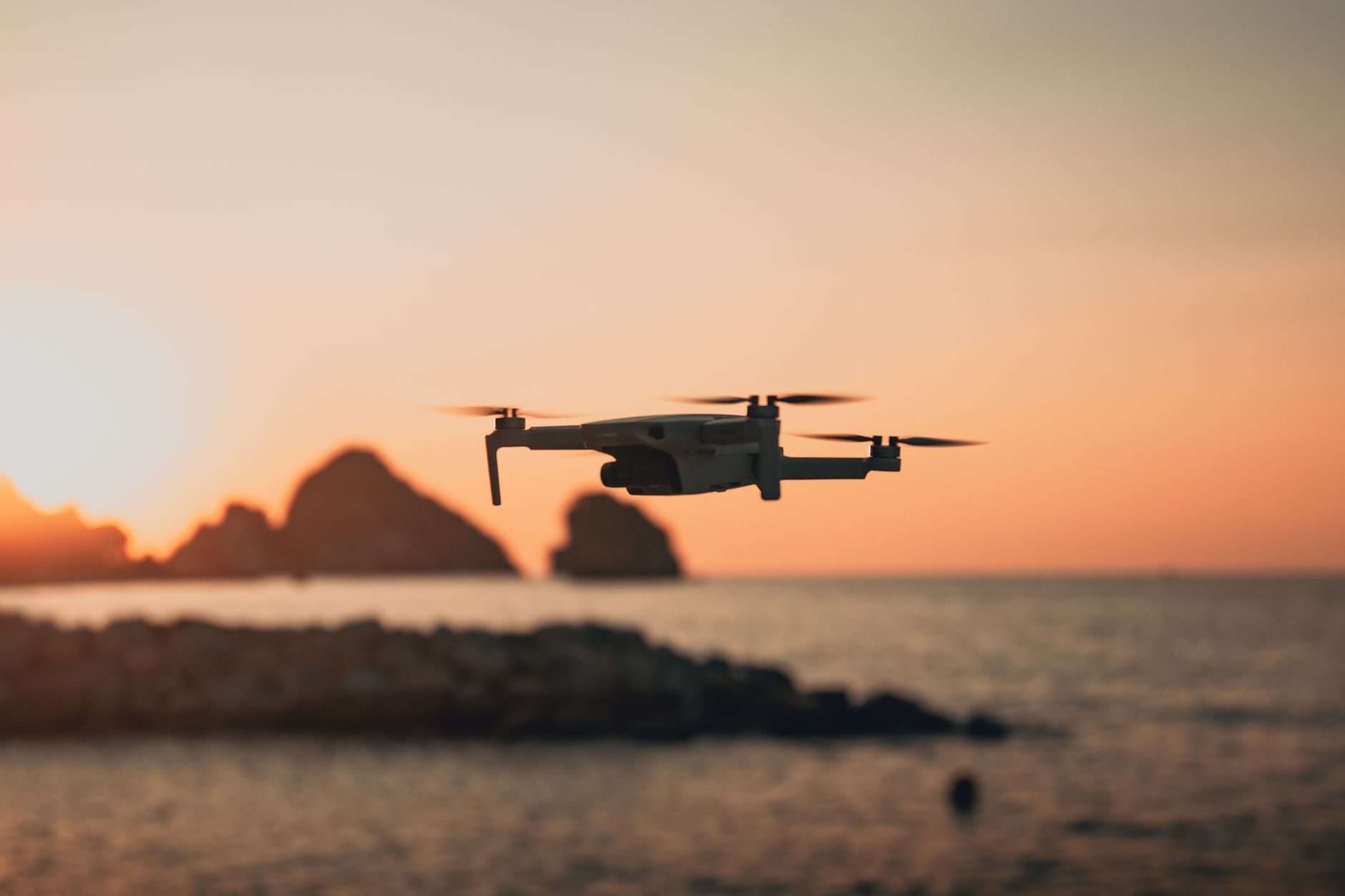 Noi alerte de drone rusești în Ucraina: Kievul și regiunile de vest sunt sub amenințare