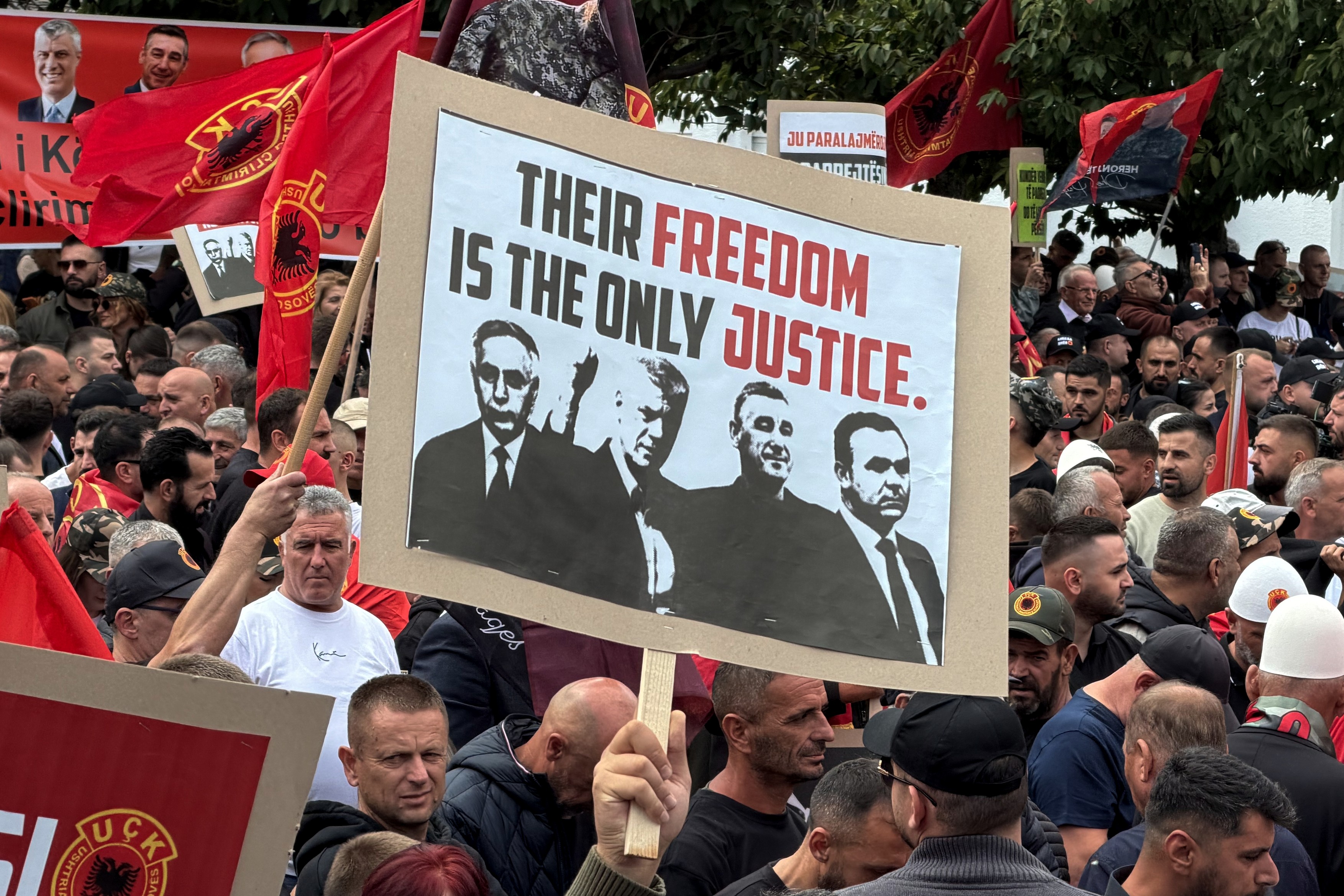Verdict decisiv la Haga: Hashim Thaci și alți trei responsabili de crimele de război din anii 1990