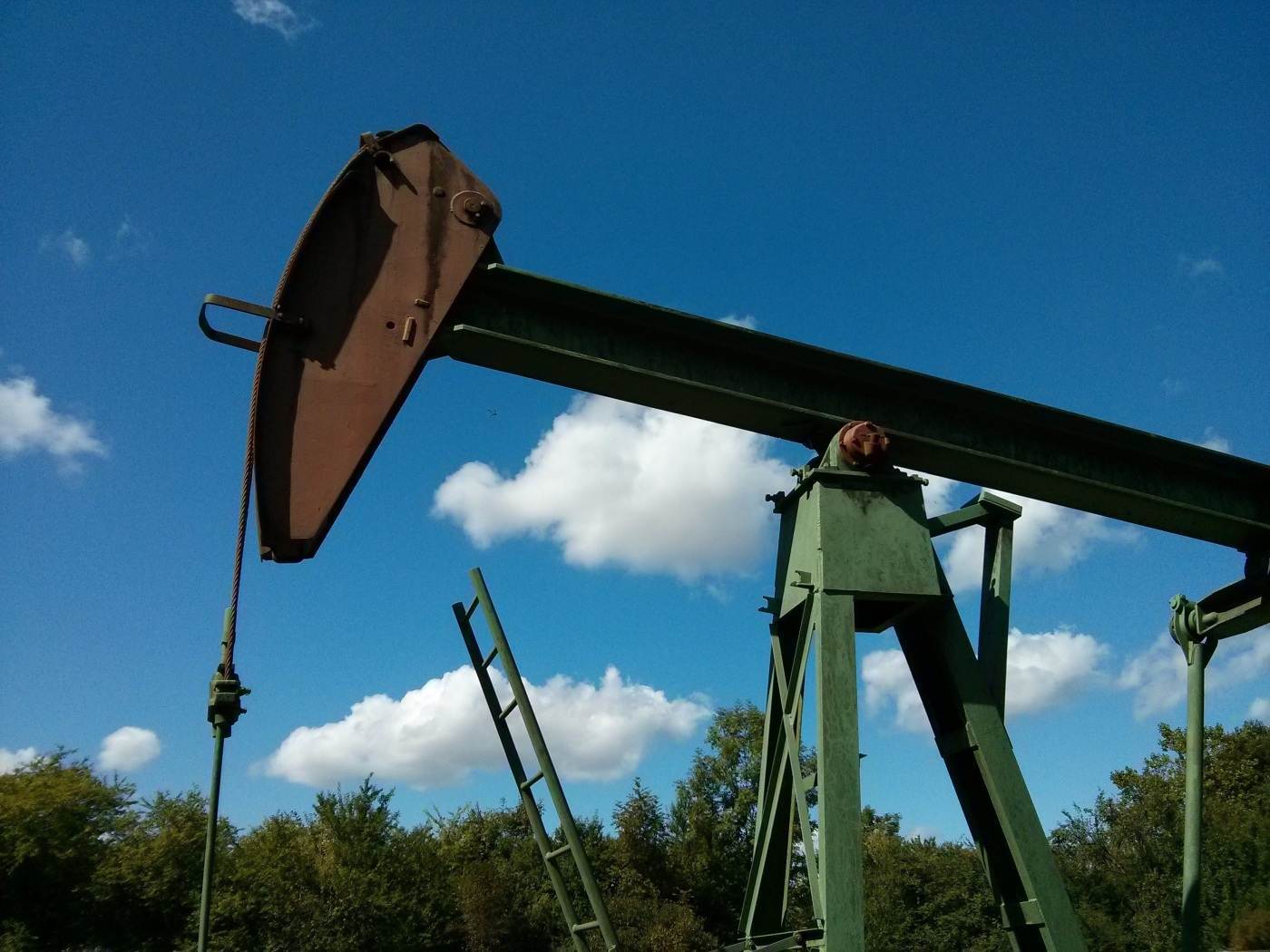 Prețurile petrolului cresc cu peste 4% pe fondul riscului de atacuri americane asupra Iranului