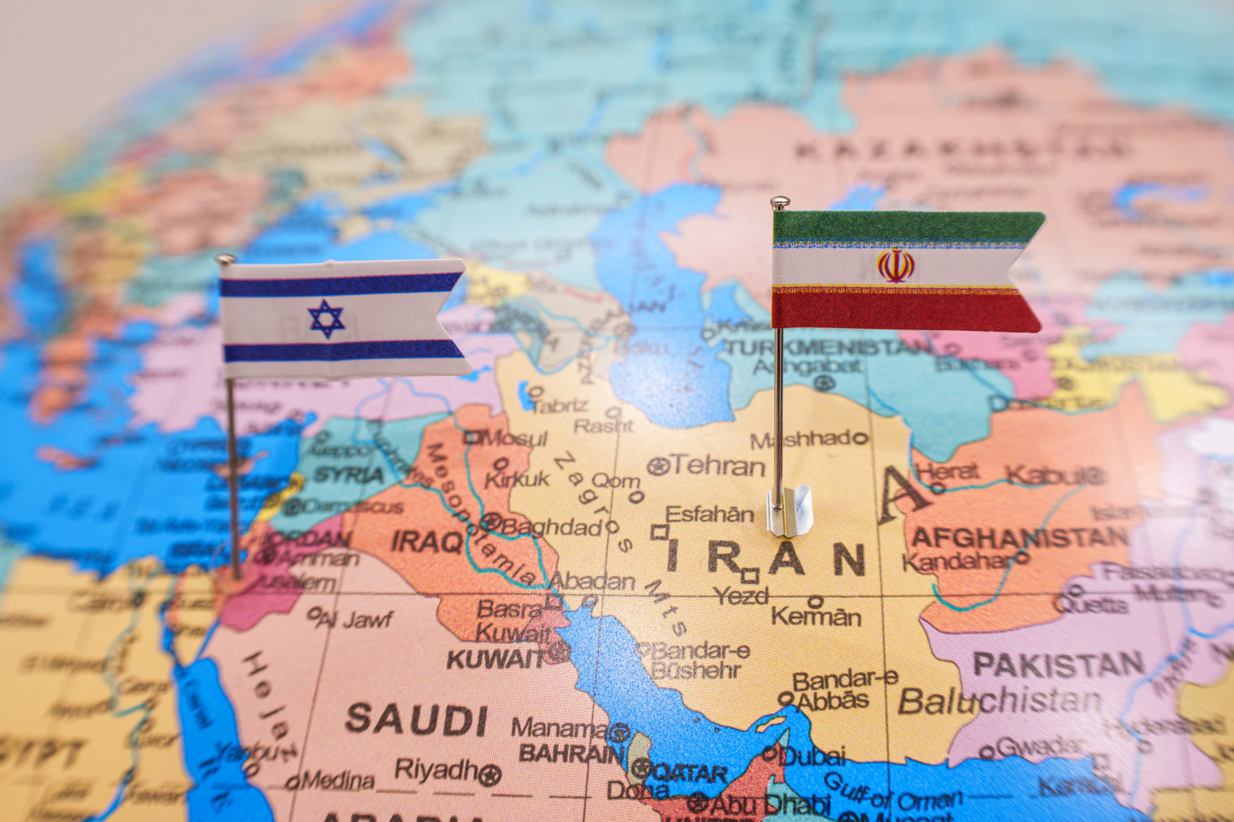 Reuniune secretă în Germania: Israel și șapte state arabe discută cooperarea militară împotriva Iranului și Houthi