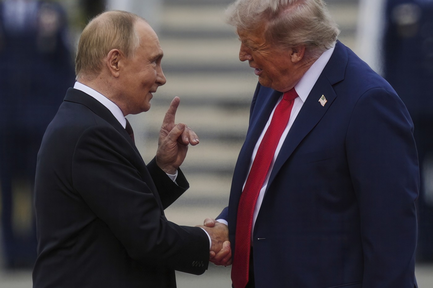 Trump anunță permisiunea de vânzare a 3.000.000 de tone de motorină din Rusia pentru reducerea prețurilor