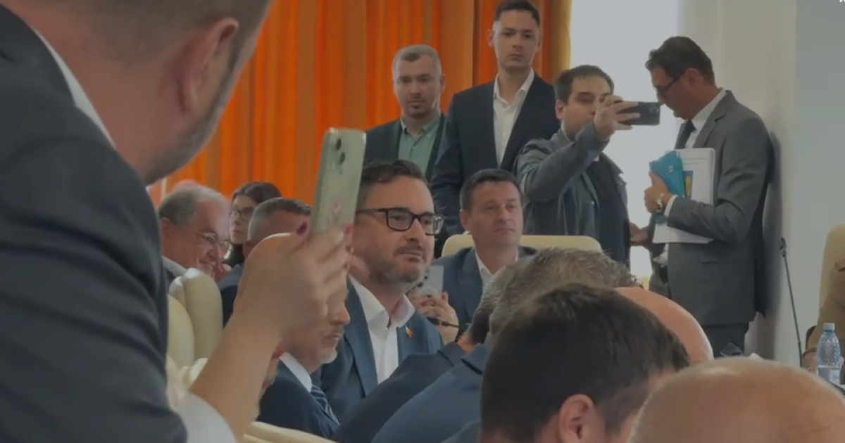 Parlamentul analizează trimiterea a 20 de militari români la Comandamentul pentru Ucraina