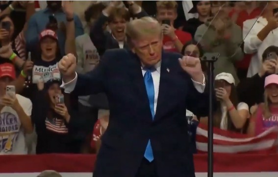 Donald Trump susține că Vladimir Putin dorește un acord de pace cu Ucraina și cere schimbarea liderului de la Kiev