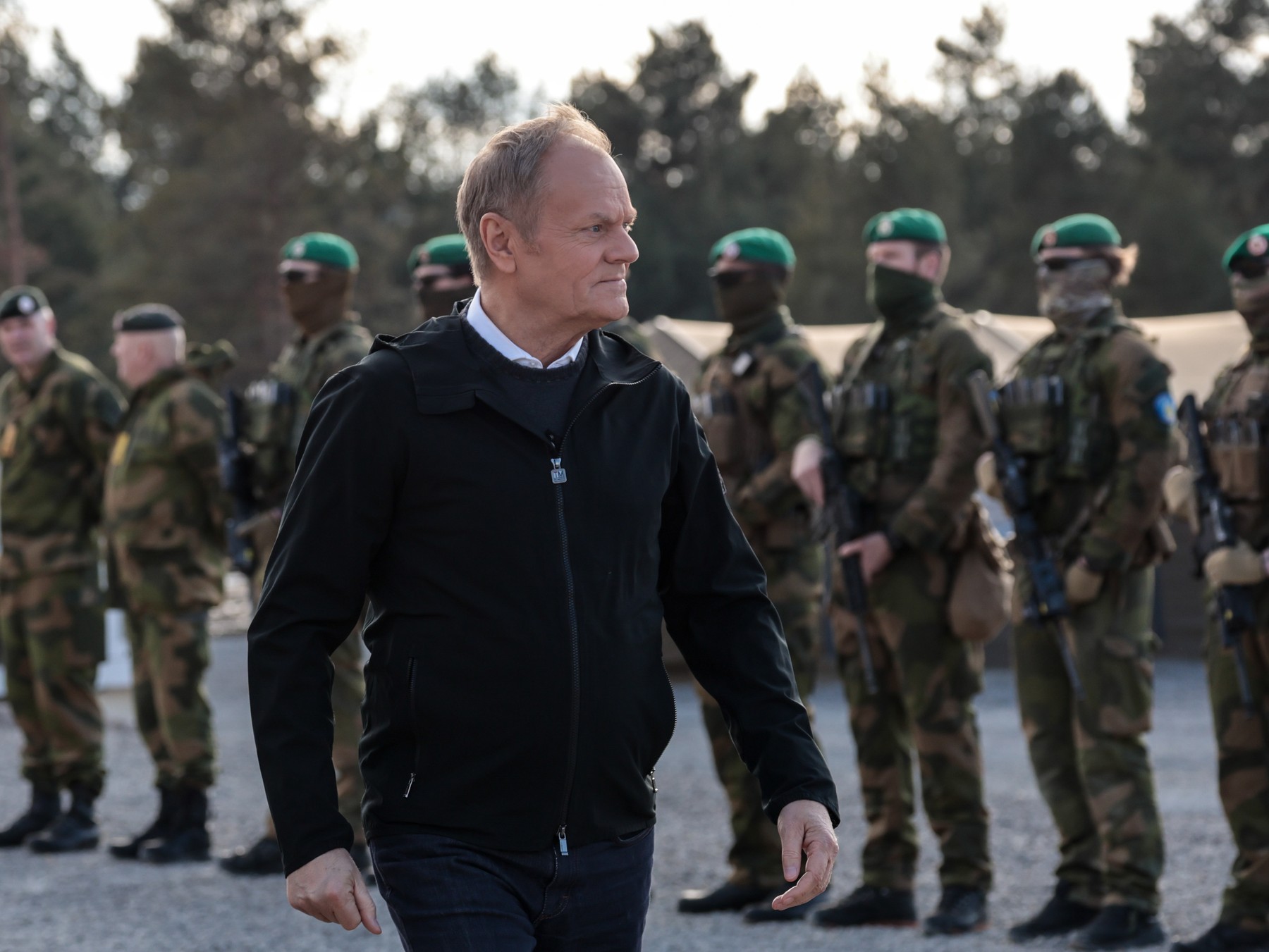 Alerte de securitate în Polonia: Premierul Donald Tusk și ministrul apărării sunt țintele unui posibil atentat