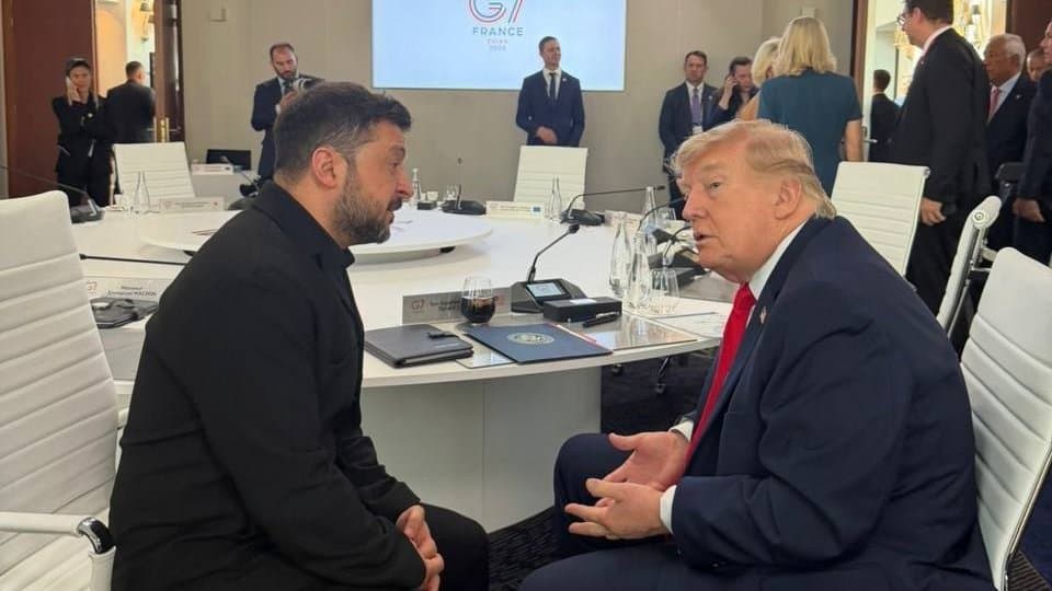 Donald Trump cere un nou lider pentru Ucraina și critică atacurile asupra rafinăriilor rusești