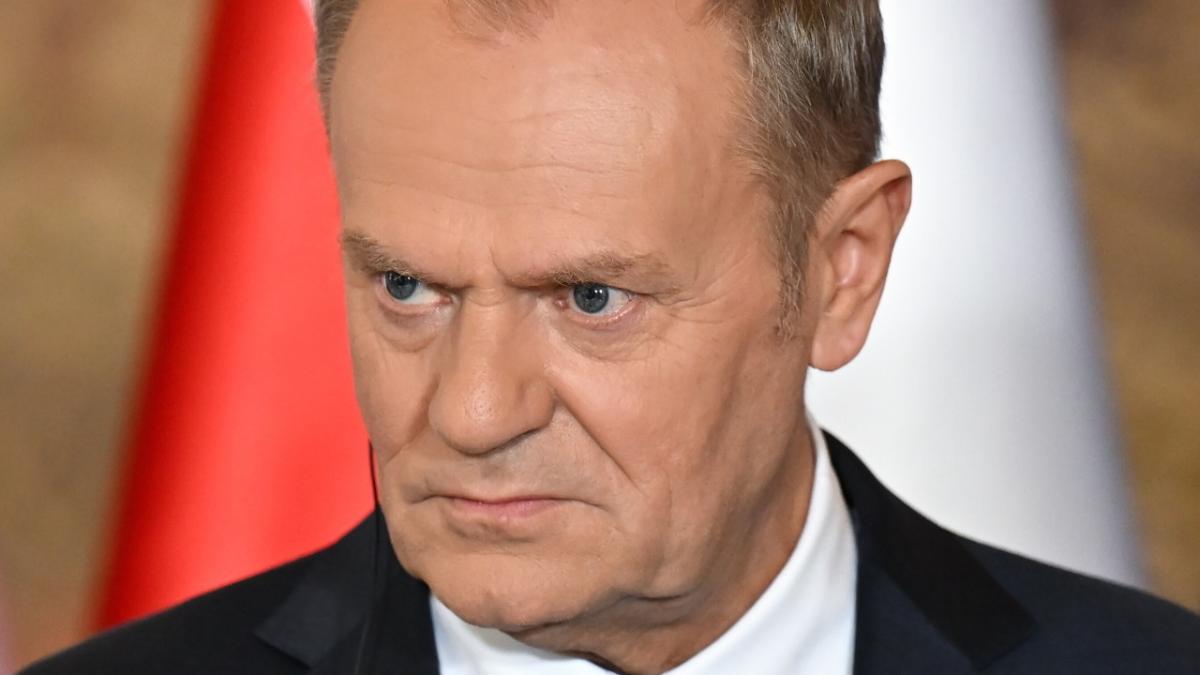 Alertă de securitate în Polonia: Premierul Donald Tusk și ministrul Apărării sunt vizați de un posibil atentat