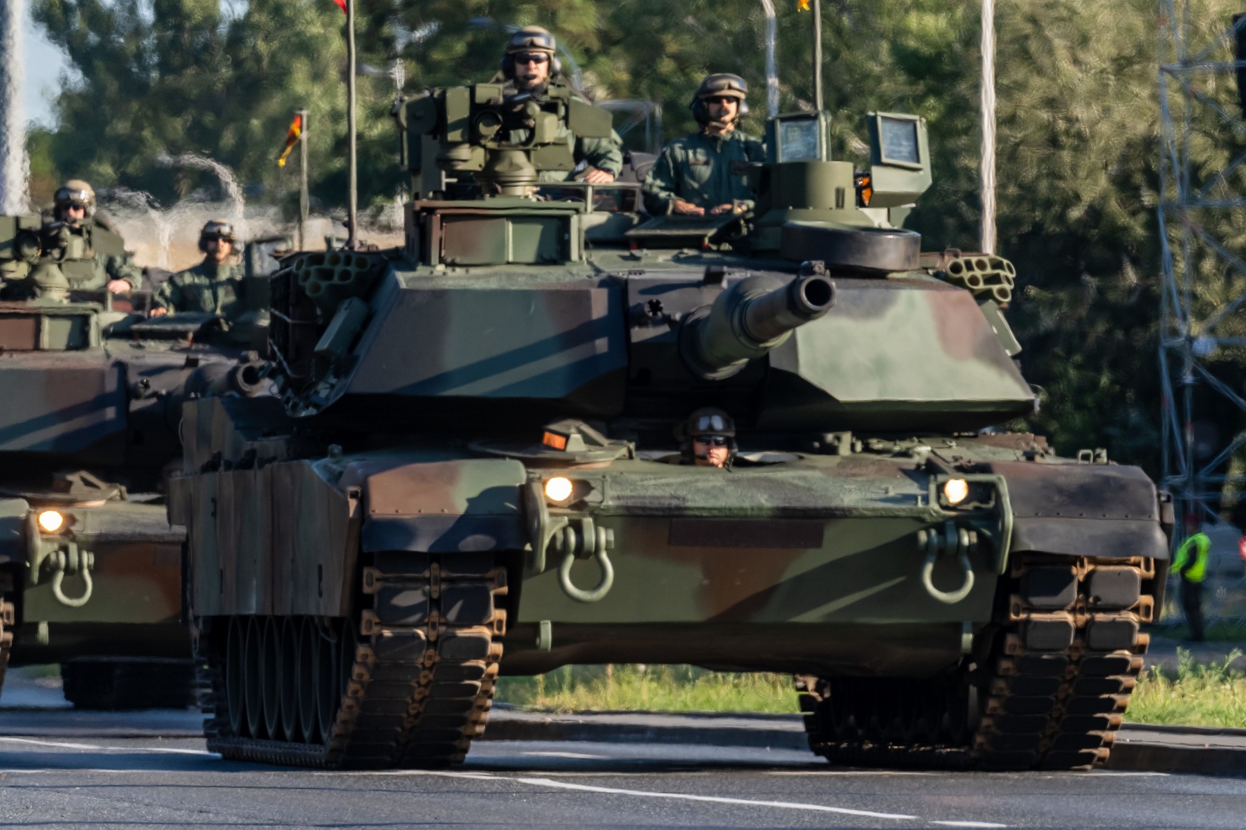 Emisarul lui Trump la NATO solicită mutarea forțelor de la vest la est pentru securitatea continentului