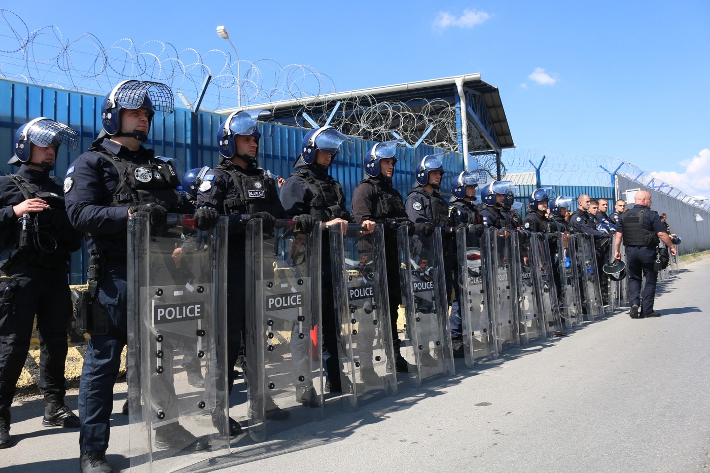 Proteste violente în Kosovo după condamnările pentru crime de război ale foștilor lideri UCK