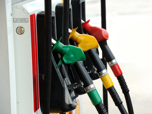 Prețul petrolului Brent depășește 106 dolari pe baril pe fondul escaladării conflictelor din Orientul Mijlociu și Ucraina
