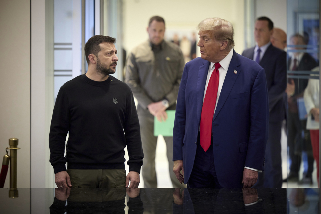 Dilema lui Zelenski: riscul de a înfrunta presiunile lui Trump sau de a compromite suveranitatea Ucrainei