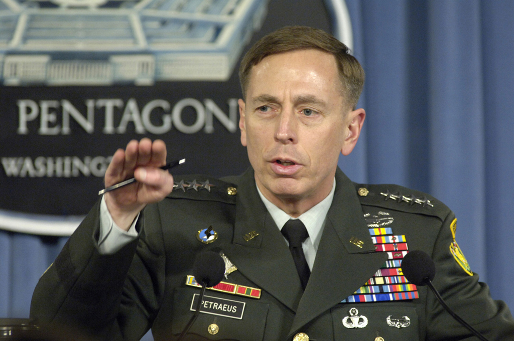 David Petraeus: Ucraina este laboratorul războiului viitorului și NATO are nevoie de schimbări radicale
