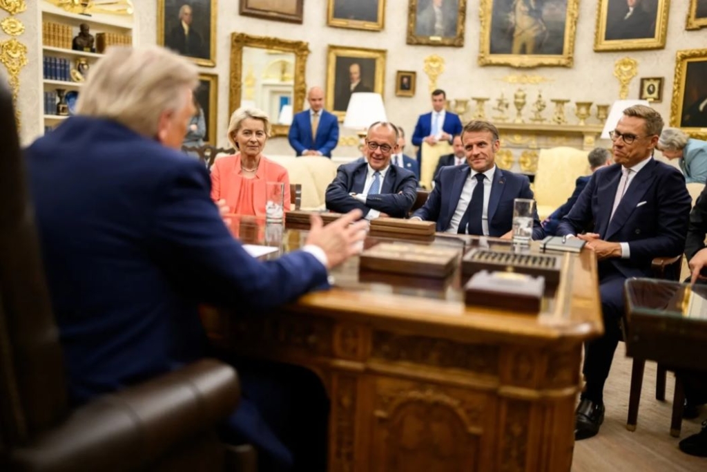 Donald Trump amenință aliații europeni și restricționează livrările de arme către Ucraina